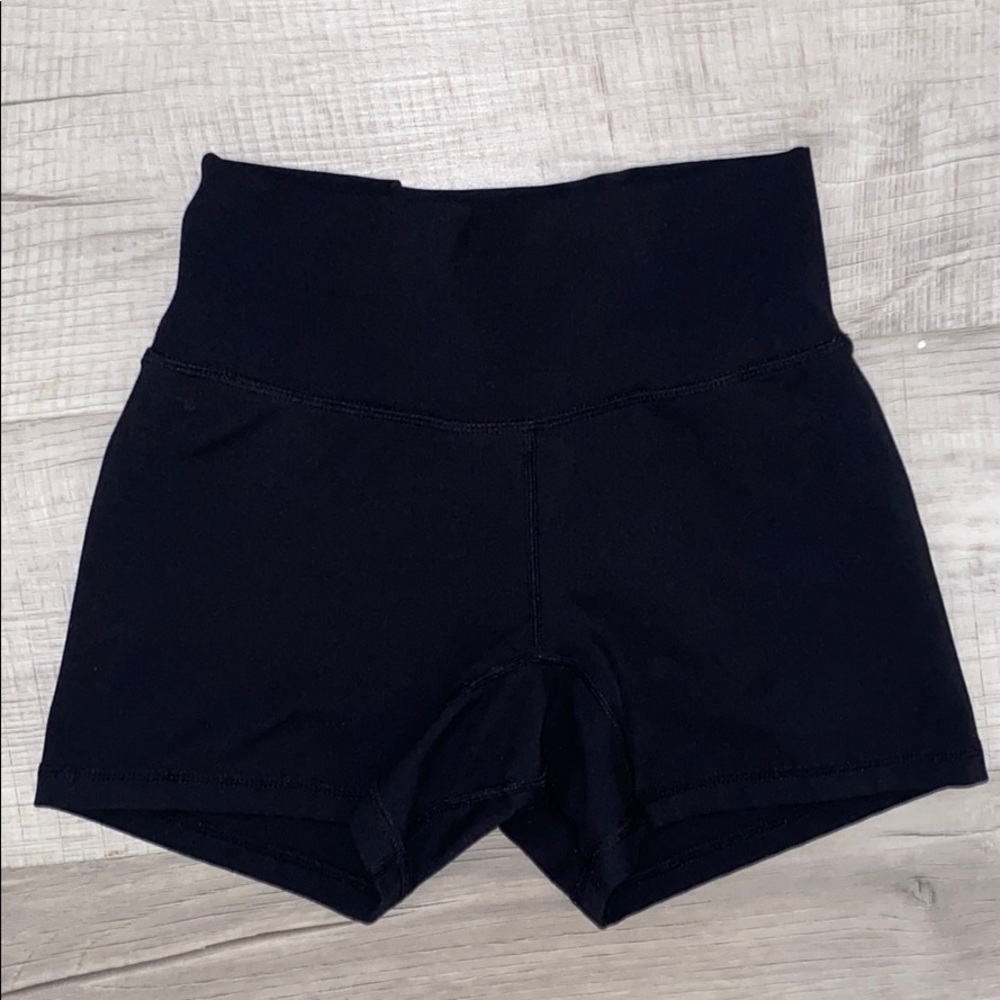 P’tula Betsey “be bold” shorts 🖤